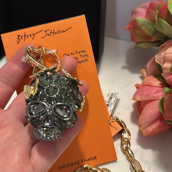 Betsy Johnson skull purse charm, earrings and necklace set - Picture 5 of 12